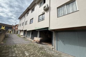 Casa com 76m², 2 dormitórios, 1 vaga, no bairro São Caetano em Caxias do Sul para Alugar