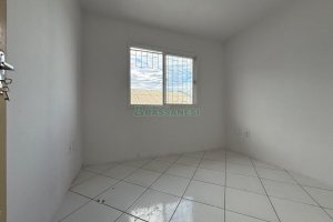 Casa com 76m², 2 dormitórios, 1 vaga, no bairro São Caetano em Caxias do Sul para Alugar