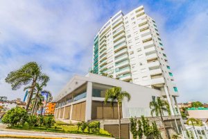 Apartamento com 126m², 2 dormitórios, 3 vagas, no bairro Pio X em Caxias do Sul para Comprar