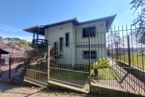 Casa Mobiliada com 115m², 3 dormitórios, 3 vagas, no bairro São Virgílio em Caxias do Sul para Alugar