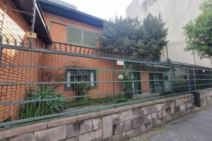 Casa com 311m², 3 dormitórios, 4 vagas, no bairro São Pelegrino em Caxias do Sul para Comprar
