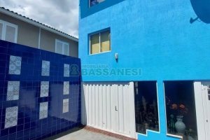 Sobrado com 85m², 2 dormitórios, 1 vaga, no bairro Salgado Filho em Caxias do Sul para Comprar