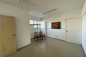 Sala com 47m², 1 vaga, no bairro Rio Branco em Caxias do Sul para Comprar