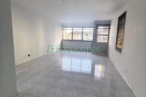 Sala com 42m², no bairro Centro em Caxias do Sul para Comprar