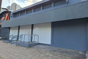 Loja com 519m², no bairro Madureira em Caxias do Sul para Alugar