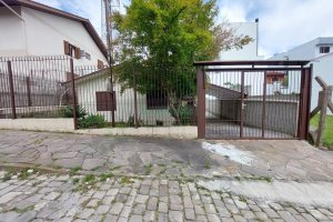 Casa Mobiliada com 100m², 3 dormitórios, 1 vaga, no bairro Cinqüentenário em Caxias do Sul para Alugar
