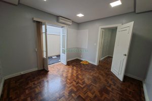 Sala com 55m², no bairro Centro em Caxias do Sul para Alugar ou Comprar