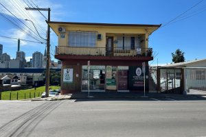 Casa com 203m², 2 dormitórios, 1 vaga, no bairro Nossa Senhora de Lourdes em Caxias do Sul para Comprar