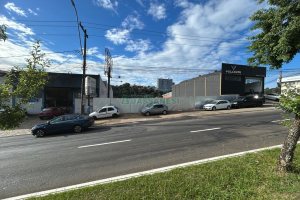 Loja com 1800m², no bairro Universitário em Caxias do Sul para Alugar