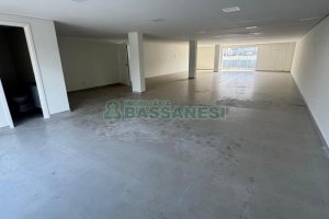 Sala com 140m², no bairro Lourdes em Caxias do Sul para Alugar