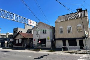 Casa, 6 dormitórios, 1 vaga, no bairro Nossa Senhora de Lourdes em Caxias do Sul para Comprar