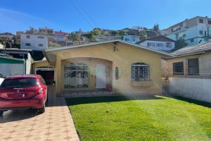 Casa com 100m², 3 dormitórios, 2 vagas, no bairro Presidente Vargas em Caxias do Sul para Comprar