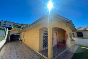 Casa com 100m², 3 dormitórios, 2 vagas, no bairro Presidente Vargas em Caxias do Sul para Comprar