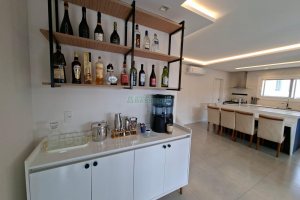 Casa com 266m², 3 dormitórios, 2 vagas, no bairro Esplanada em Caxias do Sul para Alugar