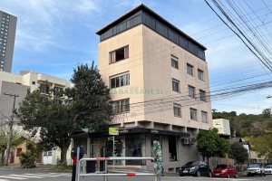 Apartamento com 110m², 3 dormitórios, no bairro Centro em Caxias do Sul para Alugar