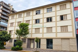 Apartamento com 110m², 3 dormitórios, 2 vagas, no bairro Centro em Caxias do Sul para Alugar