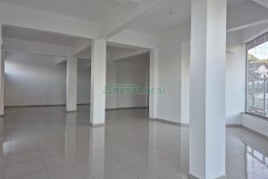 Loja com 293m², no bairro Colina Sorriso em Caxias do Sul para Alugar