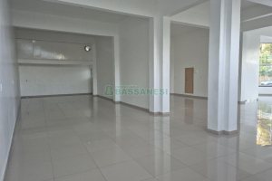 Loja com 293m², no bairro Colina Sorriso em Caxias do Sul para Alugar