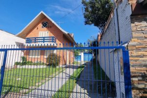 Casa com 204m², 3 dormitórios, 1 vaga, no bairro Mariland em Caxias do Sul para Comprar