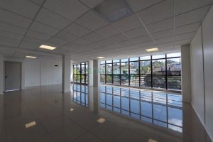 Sala com 97m², 1 vaga, no bairro Floresta em Caxias do Sul para Alugar