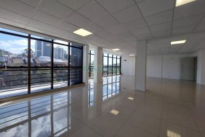 Sala com 97m², 1 vaga, no bairro Floresta em Caxias do Sul para Alugar