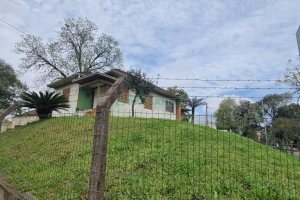 Casa com 36m², 3 dormitórios, no bairro Santa Catarina em Caxias do Sul para Comprar