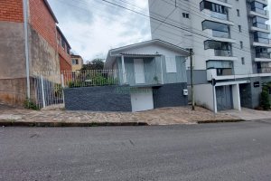Casa com 120m², 2 dormitórios, 2 vagas, no bairro Exposição em Caxias do Sul para Alugar