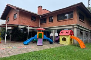 Casa com 390m², 4 dormitórios, 4 vagas, no bairro Lourdes em Caxias do Sul para Alugar