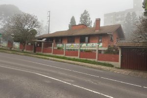 Casa com 390m², 4 dormitórios, 4 vagas, no bairro Lourdes em Caxias do Sul para Alugar
