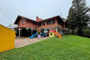 Casa com 390m², 4 dormitórios, 4 vagas, no bairro Lourdes em Caxias do Sul para Alugar