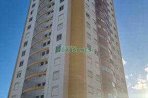 Apartamento com 94m², 3 dormitórios, 2 vagas, no bairro Rio Branco em Caxias do Sul para Comprar