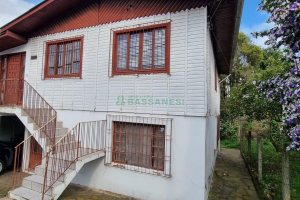 Casa com 152m², 3 dormitórios, no bairro Pioneiro em Caxias do Sul para Comprar