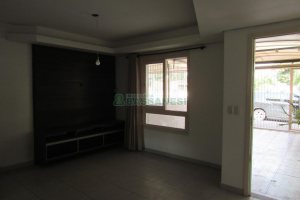 Sobrado com 100m², 3 dormitórios, 1 vaga, no bairro Desvio Rizzo em Caxias do Sul para Alugar