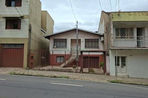 Casa com 148m², 3 dormitórios, 2 vagas, no bairro Cristo Redentor em Caxias do Sul para Alugar