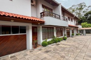 Sobrado com 157m², 3 dormitórios, 2 vagas, no bairro Jardim América em Caxias do Sul para Comprar