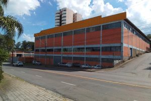Pavilhão com 2500m², no bairro Pioneiro em Caxias do Sul para Comprar