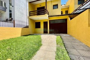 Sobrado com 121m², 3 dormitórios, 2 vagas, no bairro Ana Rech em Caxias do Sul para Alugar