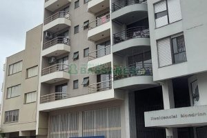 Kitinete com 37m², 1 dormitório, no bairro Centro em Caxias do Sul para Alugar ou Comprar
