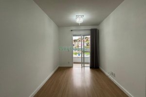 Apartamento com 62m², 2 dormitórios, 1 vaga, no bairro Kayser em Caxias do Sul para Alugar