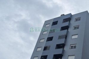 Apartamento com 60m², 2 dormitórios, 1 vaga, no bairro Colina Sorriso em Caxias do Sul para Alugar