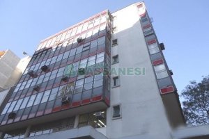 Sala com 80m², no bairro Centro em Caxias do Sul para Alugar ou Comprar