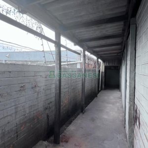 Pavilhão com 380m², no bairro Desvio Rizzo em Caxias do Sul para Alugar