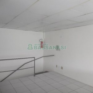 Loja com 99m², no bairro São Pelegrino em Caxias do Sul para Alugar