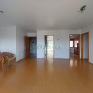 Apto Mobiliado com 58m², 3 dormitórios, 2 vagas, no bairro Lourdes em Caxias do Sul para Alugar