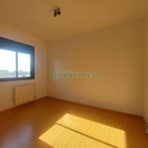 Apto Mobiliado com 58m², 3 dormitórios, 2 vagas, no bairro Lourdes em Caxias do Sul para Alugar