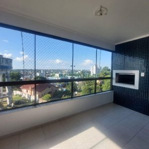 Apto Mobiliado com 58m², 3 dormitórios, 2 vagas, no bairro Lourdes em Caxias do Sul para Alugar