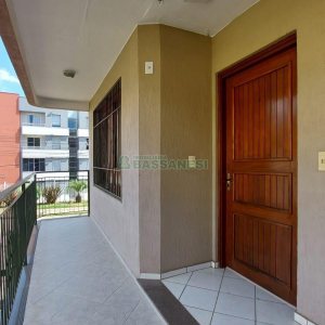 Kitinete Mobiliado com 30m², 1 dormitório, 1 vaga, no bairro Petrópolis em Caxias do Sul para Alugar