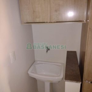 Kitinete Mobiliado com 30m², 1 dormitório, 1 vaga, no bairro Petrópolis em Caxias do Sul para Alugar