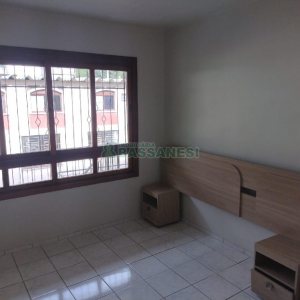 Kitinete Mobiliado com 30m², 1 dormitório, 1 vaga, no bairro Petrópolis em Caxias do Sul para Alugar