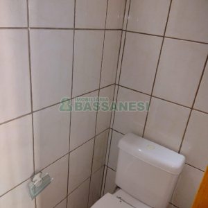 Kitinete Mobiliado com 30m², 1 dormitório, 1 vaga, no bairro Petrópolis em Caxias do Sul para Alugar